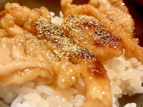 余った鶏皮で★ 激旨！パリパリ鶏皮蒲焼き丼